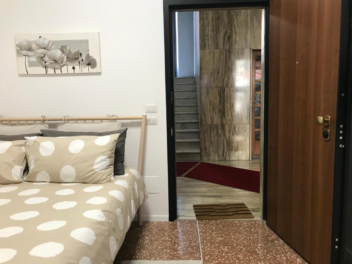 Studio 25 Apartment - Near Metro M3 Милан Экстерьер фото